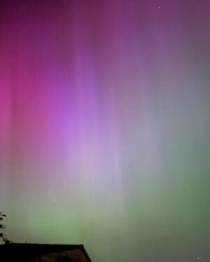 Laura Tobin Instagram - 🤩Did you see the northern lights?

🤓I love that my whole feed is full of #aurora photos with everyone saying WOW!

🤩 Absolutely amazing & breathtaking, it got brighter & brighter

📷 Here’s my photos!