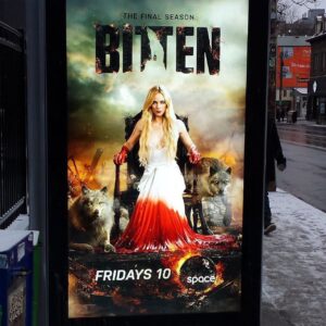 Laura Vandervoort Instagram - Throwing it back on a Thursday to #Bitten and our incredible cast & crew. Missing the years we all spent together working long hours making magic with literal blood, sweat, tears and laughter. What a magical time in my career to work with such incredible talents. #throwbackthursday