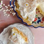 Laura Vitale Instagram - The BESTTTTTT classic coconut cream pie recipe is now live on LITk so run to watch! It’s next level but so simple! 😍