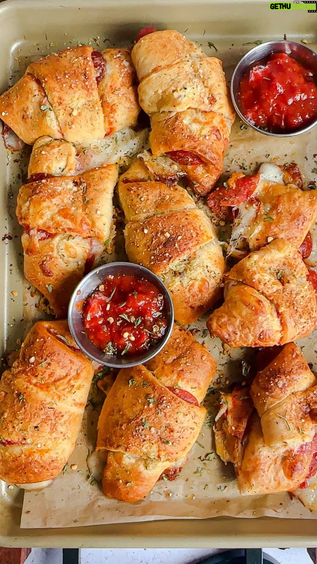 Laura Vitale Instagram - These are so good yall you have to make them!! Easy fast and cheap (nonna would have a field day with that oneππ) just make them, everyone in your house will love them!! Sub any cooked protein for the peperoni (crumbled sausage for me please!!) or any veg of choice! So good!!