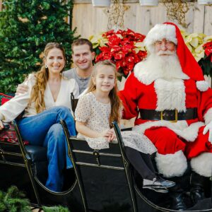 Laura Vitale Instagram - Merry Christmas from our family to yours! ❤️