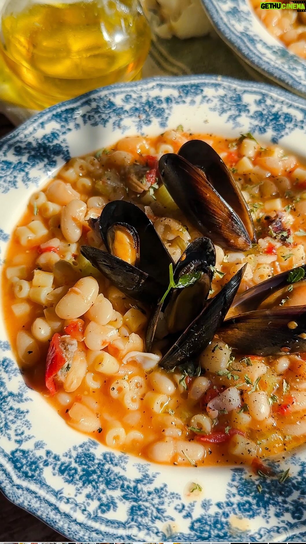 Laura Vitale Instagram - Now this is what I call the kind of food that soothes my soul! Pasta e fagioli with frutti di mare! Full recipe and video just went up on YouTube and pleaseeeeeee watch the last minute, you’ll love it and see a familiar face ❤️