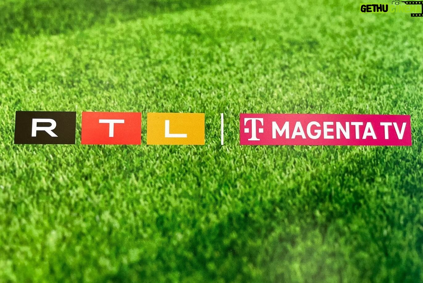 Laura Wontorra Instagram - Unser EM Kader steht ✅ @rtl.sport & @magentasport das beste TV Doppel des Jahres 🇩🇪⚽️🏆