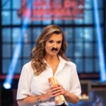 Laura Wontorra Instagram - Okey Leute ✌️Wettschulden sind Ehrenschulden 🥸 nach Tattoo nun auch noch Schnurrbart! Wann gewinne ich eigentlich mal ne Wette gegen dich @steffen_henssler und was denkt ihr sollte unser nächster Wetteinsatz sein? 20:15 Uhr @grilldenhenssler_vox