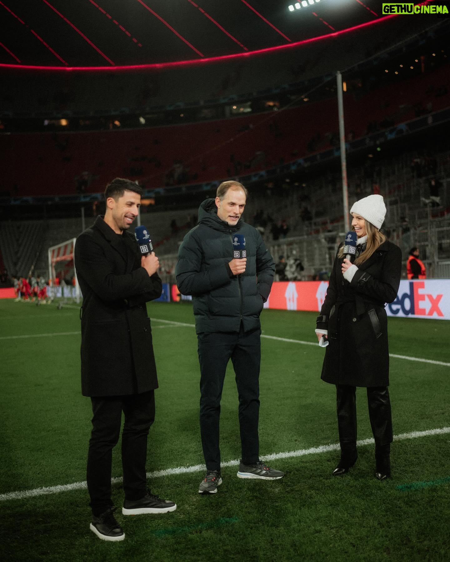 Laura Wontorra Instagram - —> Semi-finals …. nicht zu verwechseln mit Sami-finals 😜// @championsleague @dazn_de // 📸 @jacqueszaunbrecher