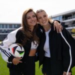 Laura Wontorra Instagram - Eine die gern mal aus der Reihe tanzt - wie ihr damaliger Lieblingsspieler Jörg Böhme. In Folge 3 von „ @dfb Fußballzeit mit “ gibt’s Frauenpower im Doppelpack. Diesmal zu Gast: die S04-sozialisierte @sophiathomalla , die schon in sehr jungen Jahren an der Existenz des Fußballgotts zweifeln sollte… Warum sie „sofort auf Schalke anfangen könnte“ und auf welchen aktuellen Nationalspieler sie besonders schaut, erfahrt ihr in der neuen Folge. Ab heute auf YouTube 💥 Alle weiteren Infos gibt’s auf fussballzeit.dfb.de 📲 #dfb #fussballzeit #frauenpower