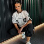 Laura Wontorra Instagram - Dem Helmer Thomas das Trikot geklaut 🇩🇪