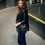 Laura Wontorra Instagram - Nevio Scala unterschlagen 🙈 ansonsten lupenreiner Abend in Dortmund 🖤💛 eine gute Ausgangsposition fürs Rückspiel, eine einzigartige Kulisse, der großer Traum von Wembley und gelernt, dass Mats Hummels auch die Heim EM noch nicht abgehakt hat 💪💥🏆 // @championsleague @dazn_de // 📸 @dermichiwinkler @derpakt