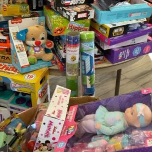 Lauralee Bell Instagram - Michelle you did it again! Brought us all together for such a special day! Starting out our day shopping @biglots and leaving tons of toys in good hands and with the most special people @naacping @nationalactionnetwork @salvationarmyus to make sure kids have a happier Christmas! 🎄❤️