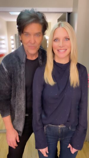 Lauralee Bell Instagram - 🤷‍♀️❤️🤷‍♂️ We get back to it on Monday!! 
Canada tomorrow!! #dannyandcricket #justhavingalittlefunyr