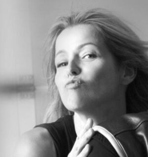 Laure Guibert Instagram - Bonne année à tous😘🌟💋