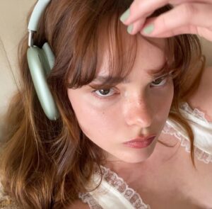Laurel Marsden Instagram - Excellent date idea: you and your lover go to the theatre on April 14th and watch The Popes Exorcist 🤭 U can even HOLD HANDS!!! and maybe even… kiss? jk… hahahaha… unless…..
