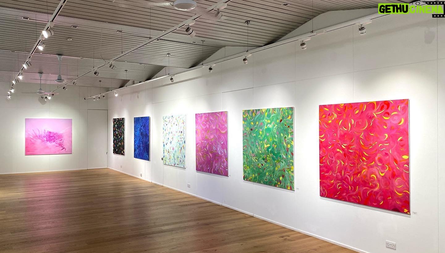 Laurel Holloman Instagram - Deep Dive @banksidegallery #art #artistsoninstagram #exhibitions #artcollector
