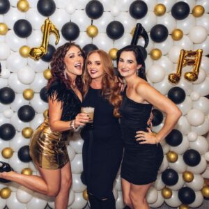 Lauren C. Mayhew Instagram - Another year around the sun ☀️ 
.
.
Thank you @uniontampa for having us, @pommiermedspa & @theshopsalontampa for the goodies, & @balloonsbythebunchfl for the awesome balloon wall!
.
.
📸 by @johnbarkules 
Hair color by @theshopsalontampa