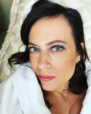 Lauren Schmidt Hissrich Instagram - Day 3 // 6:55am // glitter.

Hair and makeup by @alexisdayhmu