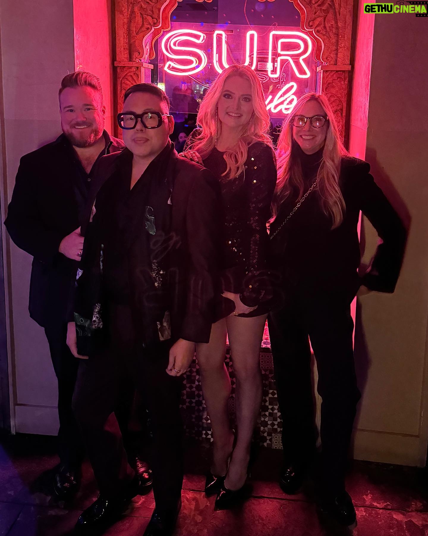 Lauren Ash - 7K Likes - Saturday night I celebrated the #emmys with the @mptf night before party! (Shout out to our own pre-party at @surrules IYKYK)
Hair @guiniushair
Makeup @aaronpaulbeauty
Dress @itsnbd
Shoes @jessicasimpson
Earrings @ettika
Clutch vintage
Check out slide 3 for a mini #Superstore reunion and slide 8 for the latest in the #hotnesshotmess series