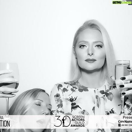 Lauren Ash Instagram - Parties are back and so is the #hotnesshotmess photo series with @redtankgirl