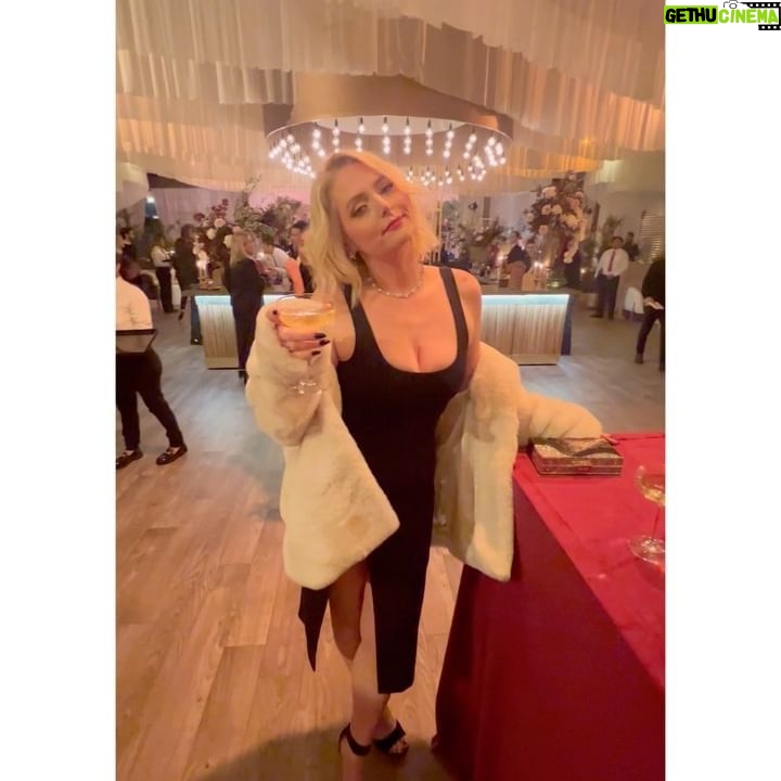 Lauren Ash - 8.2K Likes - Monday night I celebrated #theemmys at the @disney after party and had the best time! Note: that fur is FAUX but my dance moves were REAL.
Dress @itsnbd
Shoes @tamaramellon
Earrings @elizabethcolejewelry
Necklace #eliotdanori
Clutch @olgabergofficial
Makeup @aaronpaulbeauty
Hair @guiniushair