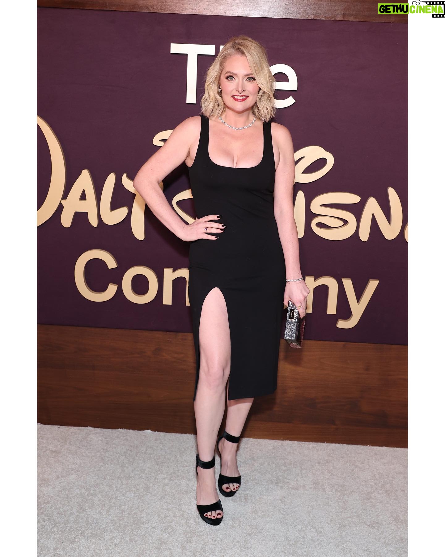 Lauren Ash - 8.2K Likes - Monday night I celebrated #theemmys at the @disney after party and had the best time! Note: that fur is FAUX but my dance moves were REAL.
Dress @itsnbd
Shoes @tamaramellon
Earrings @elizabethcolejewelry
Necklace #eliotdanori
Clutch @olgabergofficial
Makeup @aaronpaulbeauty
Hair @guiniushair
