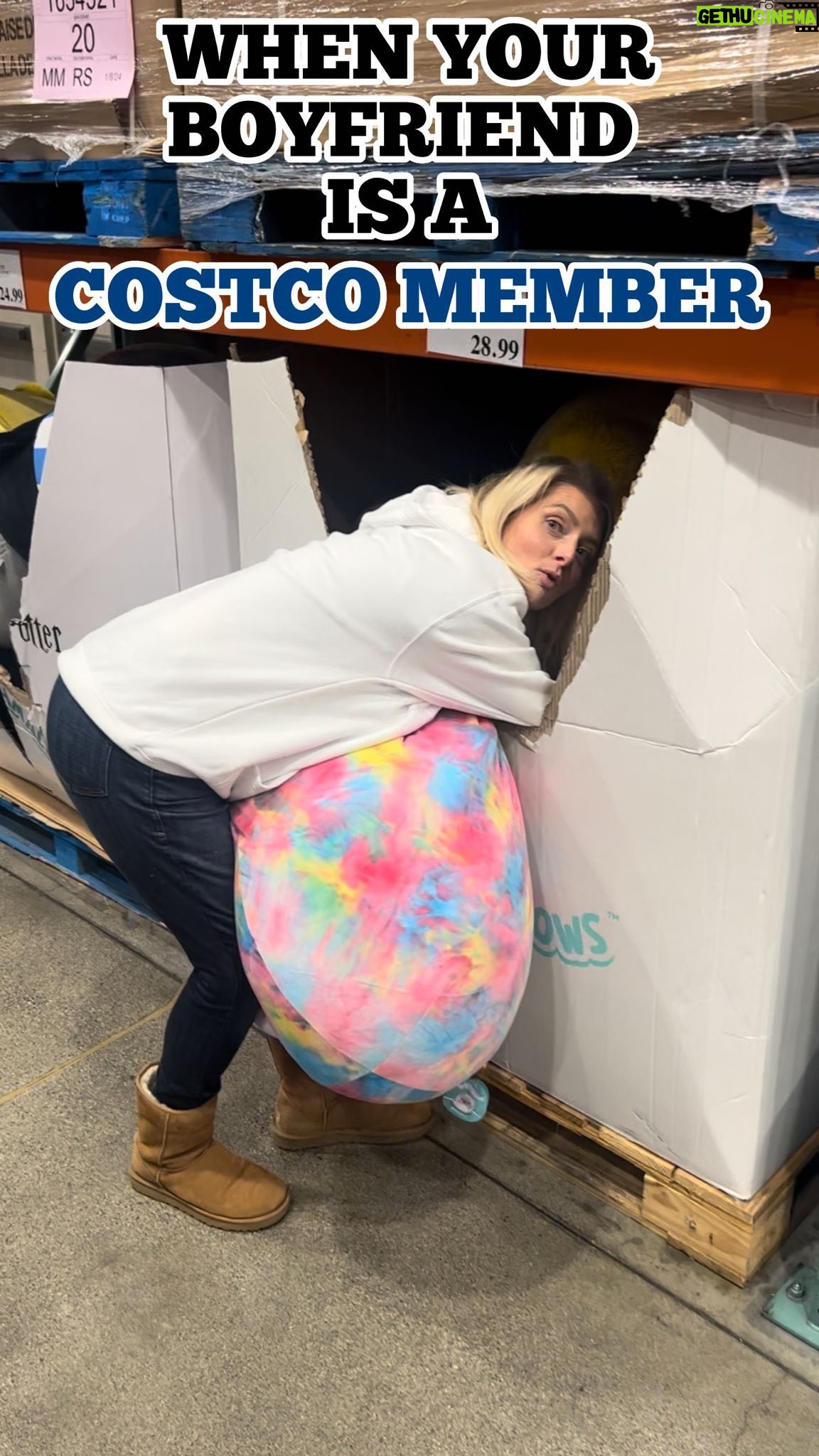 Lauren Ash - 24K Likes - What can I say? I felt ALIVE in there. 😂 #costco #couples #gooddeal #comedy #Charlize