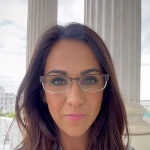 Lauren Boebert Instagram - The Uniparty just voted to allow the Deep State to violate your Fourth Amendment rights and spy on millions of Americans for two more years. 

@repluna just forced an additional procedural vote to stop them. 

GET. A. WARRANT. #FISA