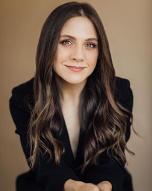 Lauren Collins Instagram - Back to my roots 💁🏻‍♀️. Thank you @kristinaruddick 📸 and @kristinwaynemakeup 💄for making me feel like the best version of myself❤️✨