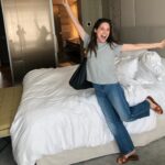 Lauren Collins Instagram - The fantasy suite of my dreams ✨ Thank you for the birthday wishes everyone ❤️ 35 and feeling alive!