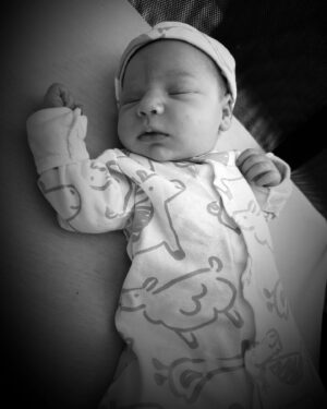 Lauren Collins Instagram - Leo Wilder Malen 🦁🧡🦁 

On 4.27.23 this guy shot out of the birth canal like a cannonball less than an hour after arriving at the hospital. I asked Jonathan if (after I came out of newborn fog) I would regret posting this photo from RIGHT after giving birth. He said no, it was real. And you know what? It doesn’t get more real than child birth without drugs after a tough pregnancy!!!!Tell me what is more powerful than the female body, I dare you!!! We love you so much sweet Leo 🦁🧡🦁