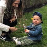 Lauren Collins Instagram - S-N-A-C-K-S! So I’ve become the parent who spells out the words she doesn’t want her kid to hear 🤪. Charlie loves to eat but coming up with meal & snack ideas is A LOT. That’s why I was so excited to discover @lovechildorganics last year. Their pouches, puffs and bars have become staples in our house. And I can actually feel good about giving them to Charlie because their products are: ✨certified organic & made without GMOs ✨free of added salt and sugar ✨NUT FREE (this mama has a 🥜allergy) ✨DELICIOUS... just ask @jonathanmalen who eats all of Charlie’s oaty chomps! ✨a 🇨🇦 small business! Good news for all of you! With code LAURENCOLLINS you can get 20% off your purchase on their website (link in bio!). Ordering directly from Love Child really helps small businesses during these uncertain times. I hope you’ll check them out and that @lovechildorganics makes your life juuuust a little bit easier. Because isn’t that what we all need right now? #snacks #lovechildorganics #ad