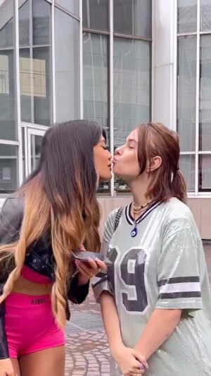 Lauren Cruz Instagram - Oula 😅🤩