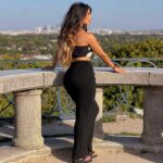 Lauren Cruz Instagram - Bon je vous ai écouté j’ai post les deux ❤️