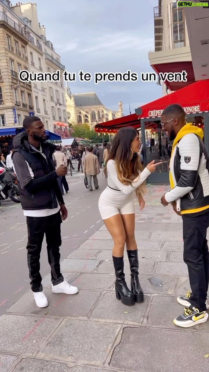 Lauren Cruz Instagram - Le monde est méchant 😩
