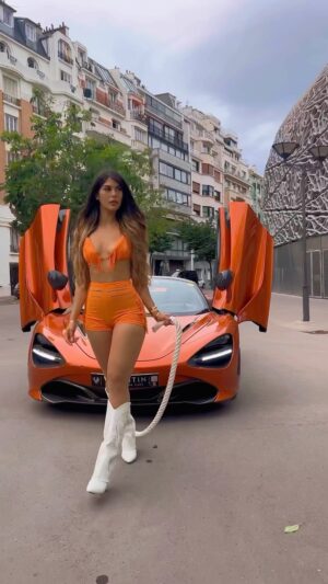 Lauren Cruz Instagram - McLaren 🤩😍
