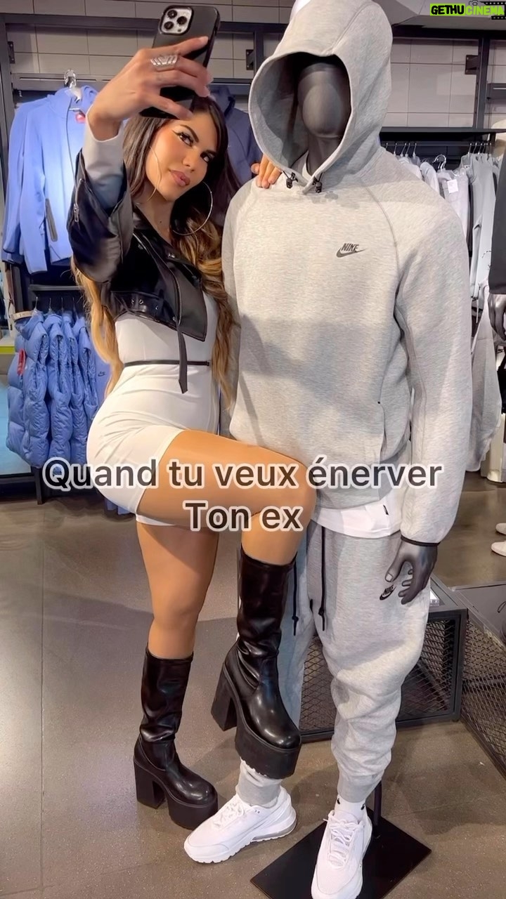 Lauren Cruz Instagram - Bon j’avoue j’ai abusé 🤣 merci à @nike de m’avoir prêté un de leur mannequin 🤣