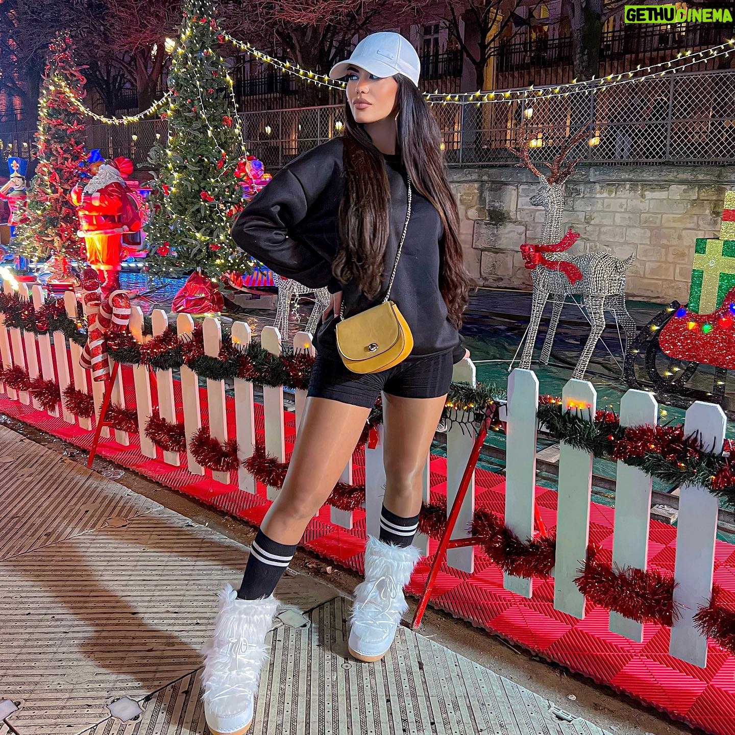 Lauren Cruz Instagram - J’aime trop le marché de noël 😍🤩