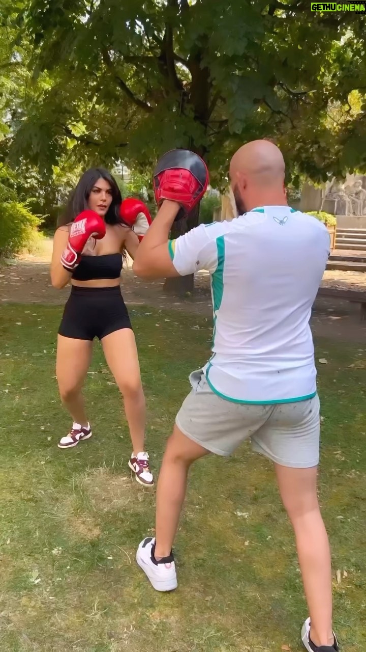 Lauren Cruz Instagram - Quand tu t’entraînes avec l’un des meilleurs tu peux que devenir bonne 🔥quel est votre sport préféré ?❤️