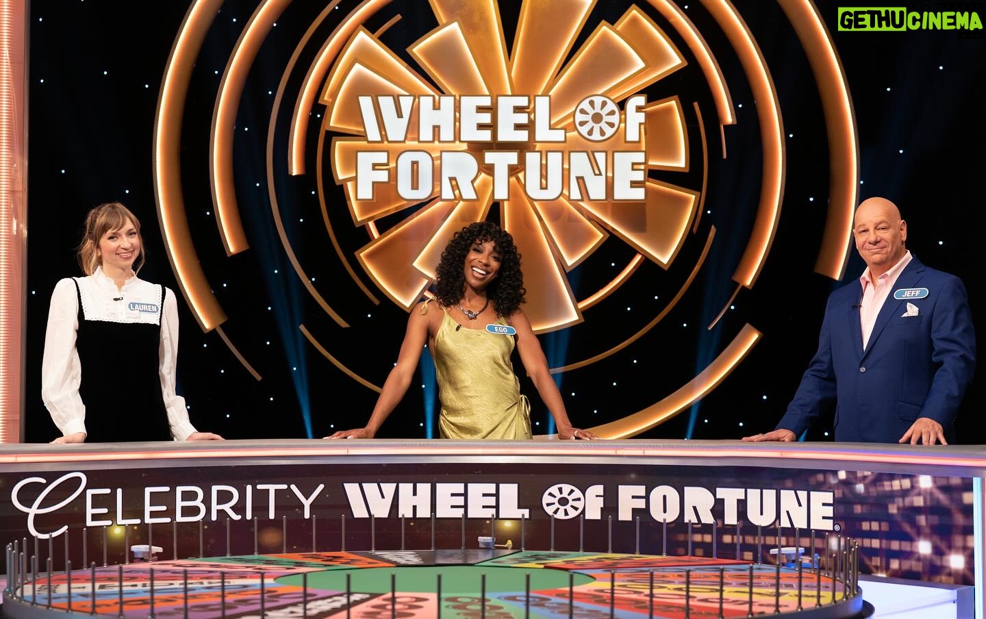 Lauren Lapkus Instagram - I LOVE GAME SHOWS!! Watch Celebrity Wheel of Fortune tonight on ABC at 8/7c or tomorrow on Hulu! I am playing for @crohnscolitisfoundation! So much fun with @eggyboom @therealjeffreyross! @celebritywheeloffortune