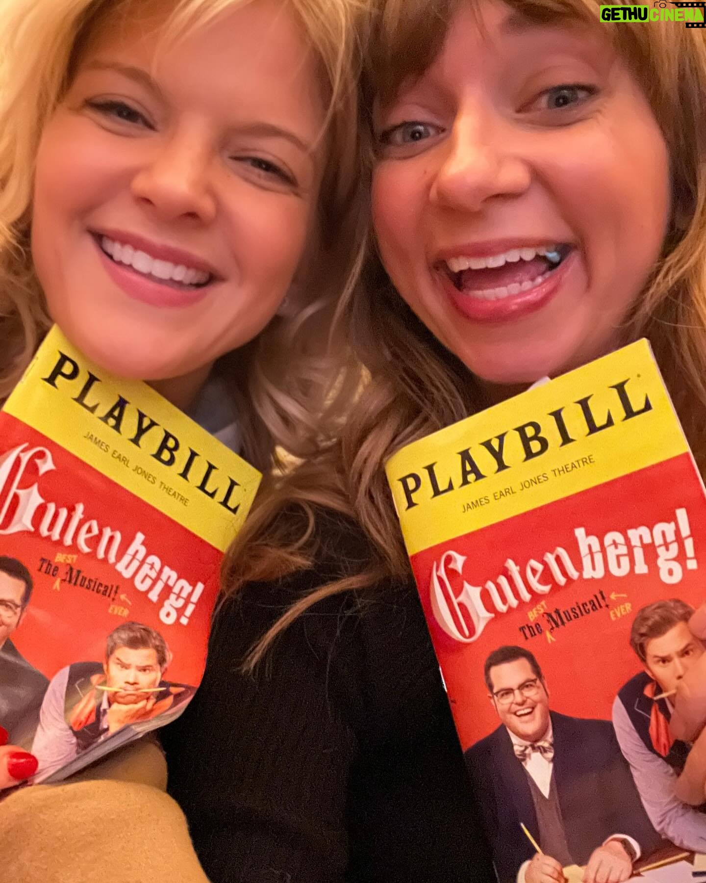 Lauren Lapkus Instagram - 🎄whirlwind wheekend🎄
