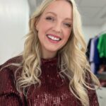Lauren Laverne Instagram - Hello and happy Sunday! It’s your weekly #Cloudbusting call… let me know what you want to hear @bbc6music breakfast in our last week before Christmas! Party tunes to start the day, every genre welcome! ⬇️