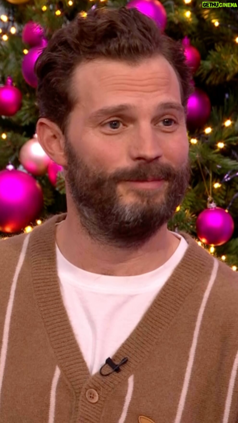 Lauren Laverne - 5.1K Likes - We need to see this calendar 😂
@jamiedornan remembers Eddie Redmayne putting one together with photos of them and their actor friends when they lived in LA 🗓️
Jamie returns in #TheTourist series two on #iPlayer from Jan 1 👀
#TheOneShow