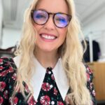 Lauren Laverne Instagram - Morning! How’s your #Sunday looking? Looks like we’ll need tomorrow’s #Cloudbusting tunes from where I’m sitting (trying not to get my feet wet…) What do you want to hear? Spirit lifting tunes of every musical variety are welcome below - I’ll be working on the mixes to get you ready for #Monday morning on @bbc6music breakfast so make em excellent - ta! 😬