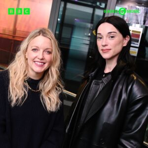 Lauren Laverne Instagram - Grammy award winner, St. Vincent and Lauren in the studio, discussing new gnarly single Broken Man and what they want from music today 💿

Listen to the full epsiode now on @bbcsounds by following the link in our bio.