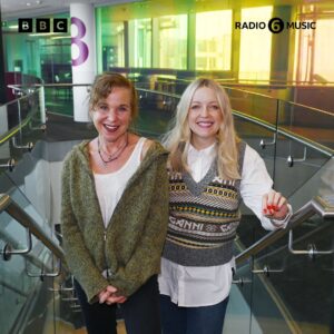 Lauren Laverne Instagram - Kristin Hersh of Throwing Muses chatted to Lauren this morning about her new book The Future of Songwriting 📖 

Listen @bbcsounds | Link in bio 🔗