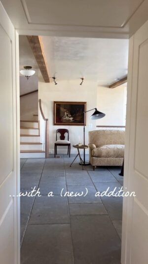 Lauren Liess Instagram - A  much-loved house on a hill gets a makeover. 

 (Queue the dramatic 🎼) Had the best time working in this one with our clients, the build team and the architects!! 

Interior Design by us @laurenliessandco 
Architecture by @sutphin_architecture 
Renovation by @casecohomes 
Cabinetry from my collection with @uniquekitchensandbaths 
Furniture is a mix of vintage, antique   pieces I designed from my collections. (That amazing sofa is the “Libris” by LL x @taylorkingfurniture )