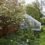 Lauren Liess Instagram - Keep coming back to this image from @fredericmagazine of @maxinesloss magical Scottish garden for inspiration 🌿 Spring dreamin‘ over here because it’s almost time to starting digging in the dirt!!! Credits @dara_caponigro @torimellott @carolynenglefield @francescolagnese 🤍