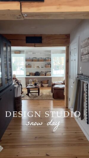 Lauren Liess Instagram - Snow day at the @laurenliessandco design studio and it’s so cozy in here!! 🤍❄️✨