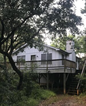 Lauren Liess Instagram - After   before of our little @thelostcottage 🤍🌊 putting our beloved beach shack on the market today 😭 this will be a really hard one to say goodbye too… on the best sand street in Corolla with the sweetest neighbors anyone could ask for, we reeeeally don’t want to go but with the age / maturity difference with the littles and the teenagers in the bunk room, we know it’s time. This place has been so good to us and it’s got a piece of my heart. DM if you’re interested. Xo