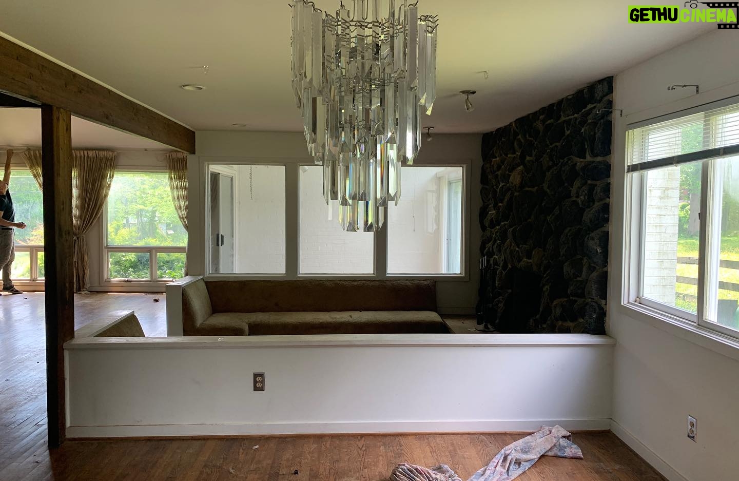 Lauren Liess Instagram - What a refuge this house has been for us. 🤍 little did we know that we’d have it for 3 years (we thought it was a much more temporary stop but the renovation on our place the meadow is taking way longer than expected.) It’s been a fast three years though and throughout it we’ve been so grateful to get to live in such an easy, relaxed, simple home. It’s been such a low-maintenance organized type of place. 🤍 check out the befores of the great room/ old conversation pit turned dining room. {1st pic by @helennorman } i’ll be posting about it all week and it goes on the market this Thursday! 🤎 buyers can reach out to @propertycollective