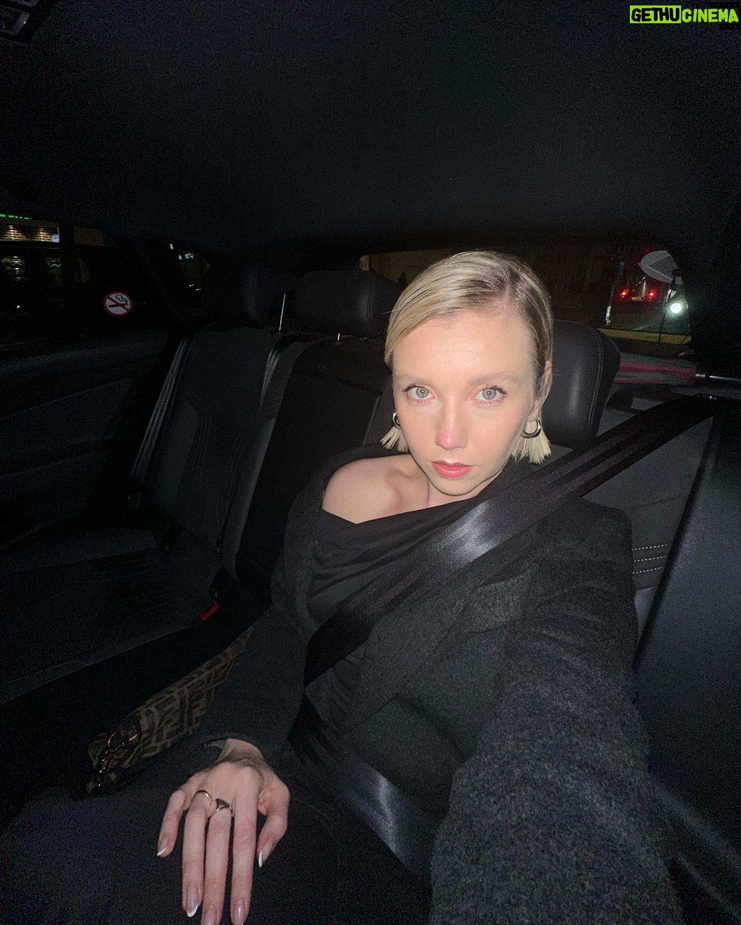 Lauren Lyle Instagram - @reiss Atelier Season_01🪼@moeez
