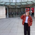 Lauren Lyle Instagram - She’s been getting about!! (Times Square. help 🤯) the background of This Morning is not the real thames it is green screen what 🤯 🤯